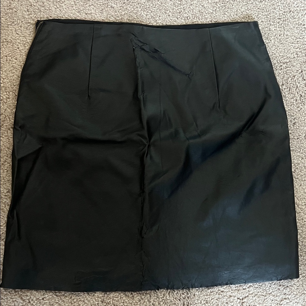 Club Monaco Black Pencil Skirt - Picture 3 of 4